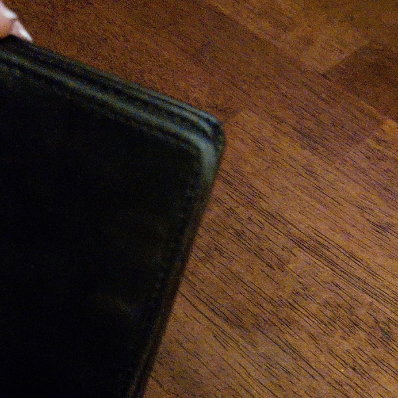 Ralph Lauren Black Leather Wallet with Silver Accent - Picture 7 of 7